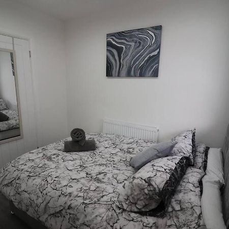 Cosy Two Bedroom First Floor Apartment Birmingham Eksteriør billede