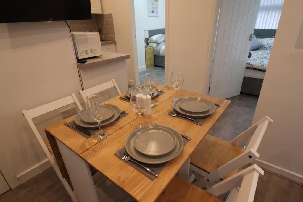 Cosy Two Bedroom First Floor Apartment Birmingham Eksteriør billede