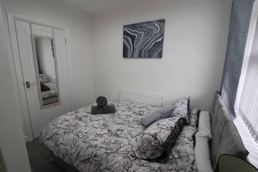Cosy Two Bedroom First Floor Apartment Birmingham Eksteriør billede