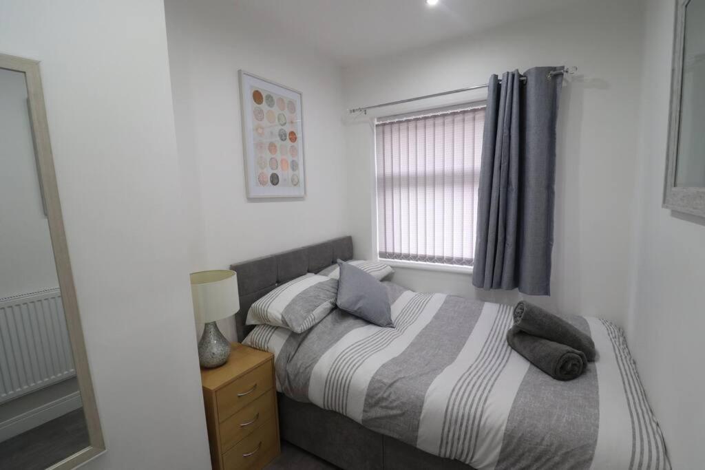 Cosy Two Bedroom First Floor Apartment Birmingham Eksteriør billede