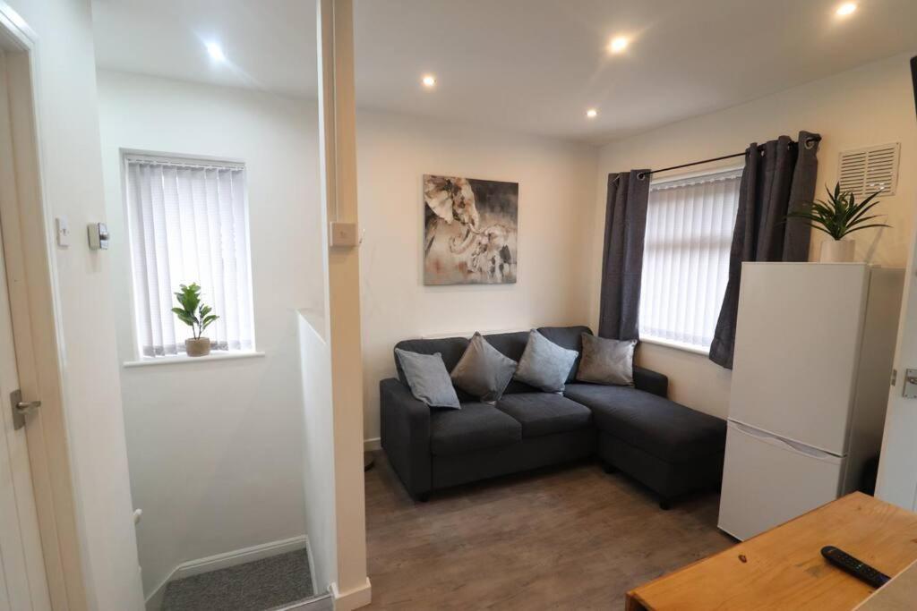 Cosy Two Bedroom First Floor Apartment Birmingham Eksteriør billede